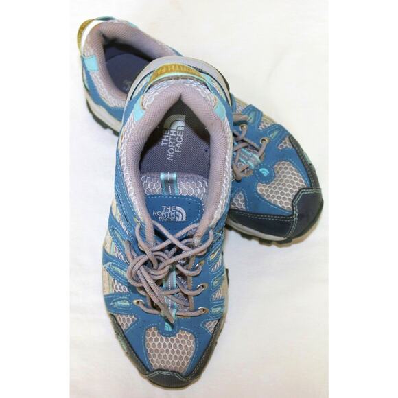 The North Face Girls Athletic Running Shoes Light Blue/Silver Mesh Size 4 CLEAN! - Picture 1 of 9